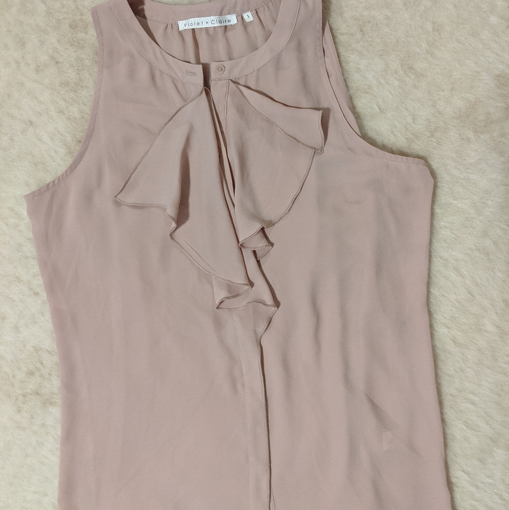 violet claire light pink ruffle neck blouse small